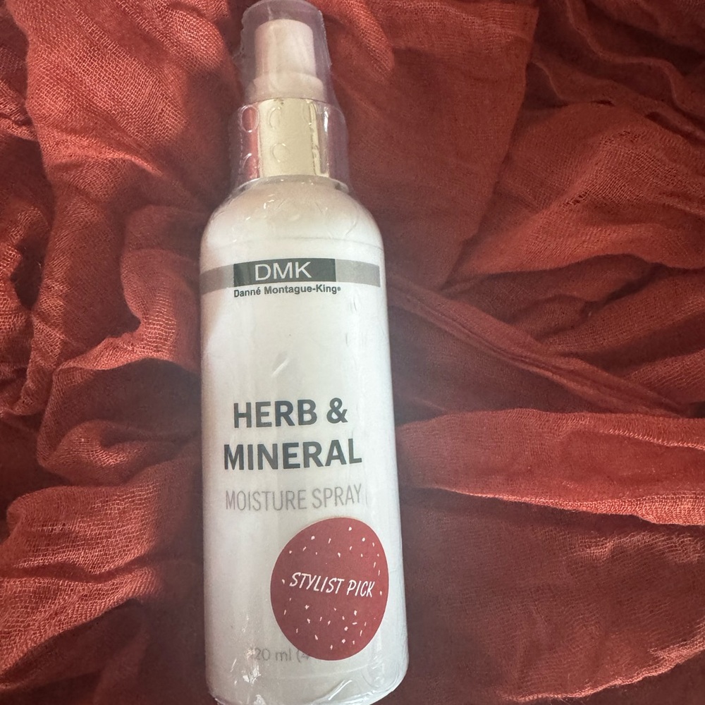 DMK Herb & Mineral Moisture Spray